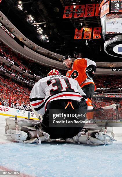 Jeff Carter of the Philadelphia Flyers takes a shot on goal against Antti Niemi of the Chicago Blackhawks in Game Three of the 2010 NHL Stanley Cup...