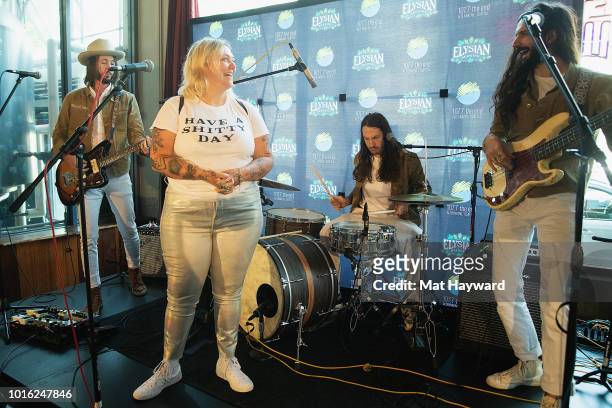 Singer Elle King performs on stage during an EndSession hosted by 107.7 The End at Elysian Capitol Hill on August 13, 2018 in Seattle, Washington.