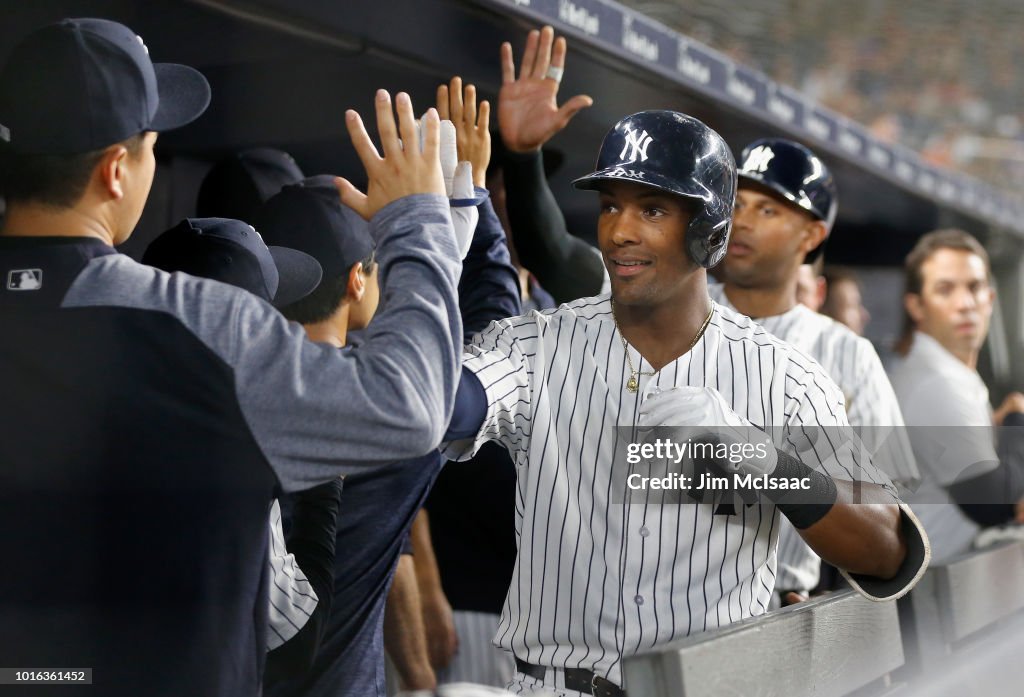 New York Mets v New York Yankees