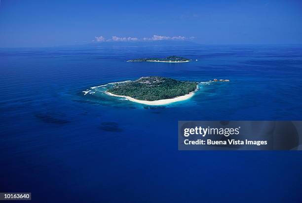 cousin island, aerial view, seychelles - einsame insel stock-fotos und bilder