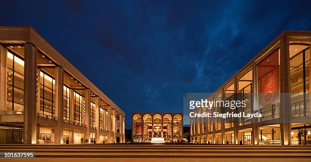 lincoln center and metropolitan opera - lincoln center nyc stock pictures, royalty-free photos & images