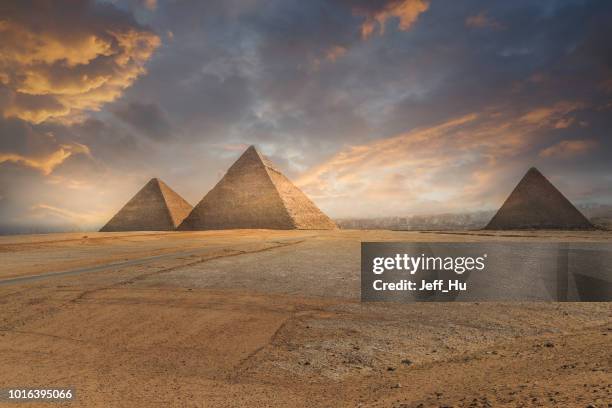 khufu pyramid and empty square , cairo, egypt - pyramid shape stock pictures, royalty-free photos & images