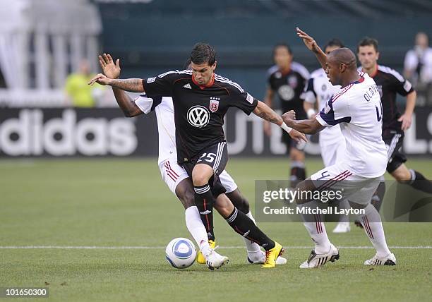 Santino Quaranta of D.C. United dribbles the ball down the field against Real Salt Lake during a MLS soccer match on June 5, 2010 at RFK Stadium in...