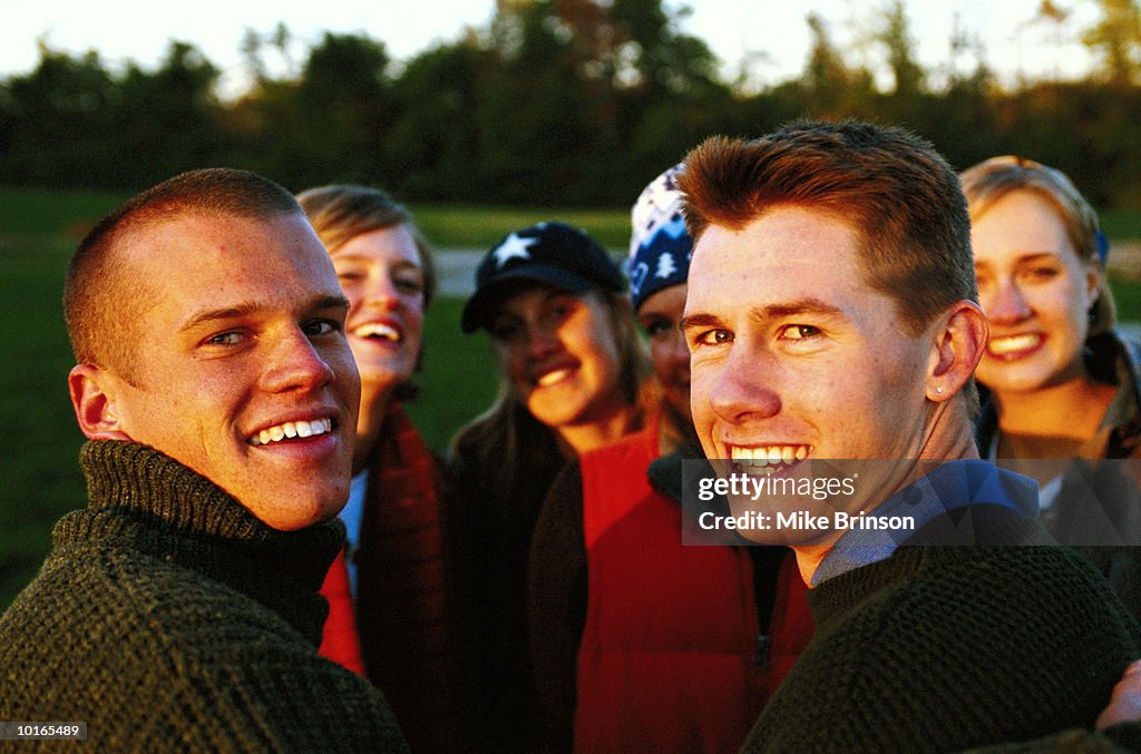 YOUNG COLLEGE FRIENDS IN PARK, VERMONT, USA