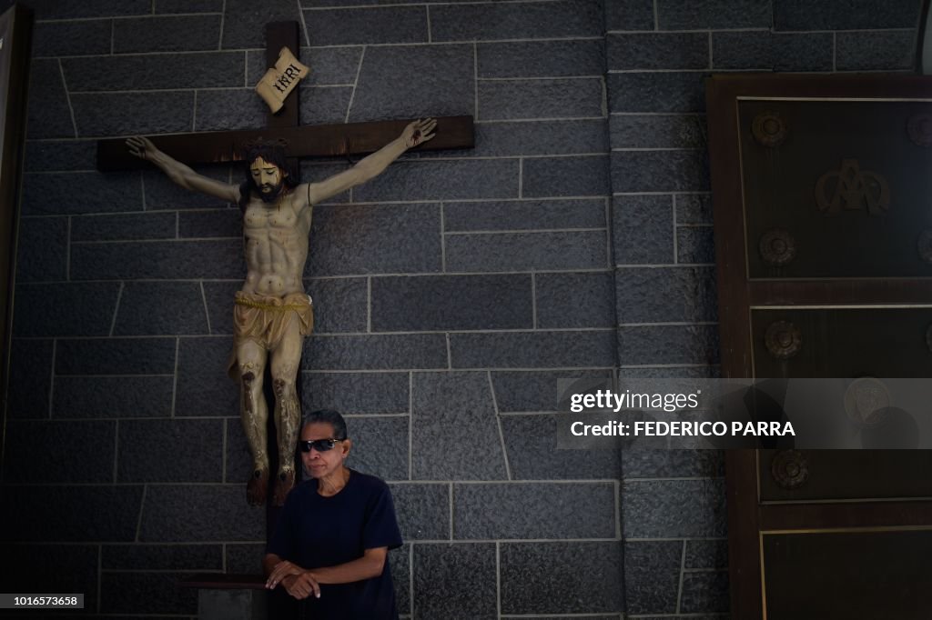 VENEZUELA-CRISIS-CHURCH-CARDS