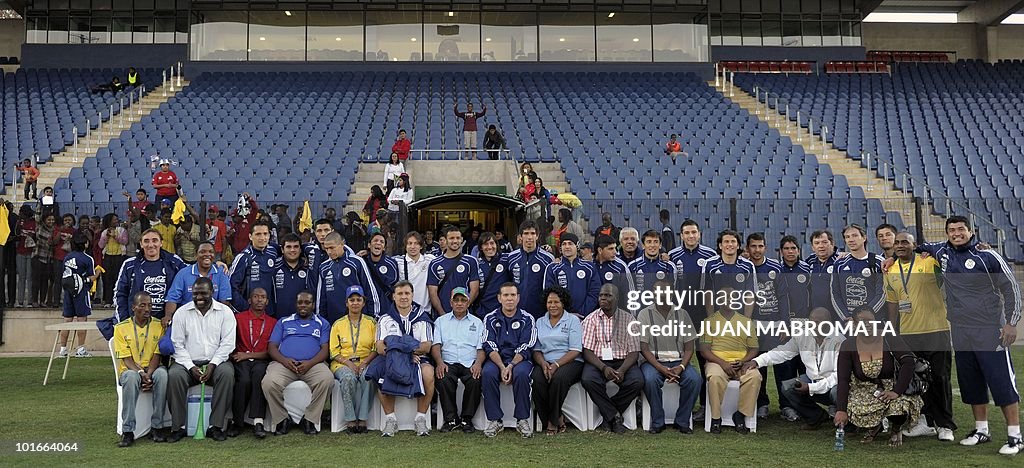 Paraguay's squad poses for a group pictu