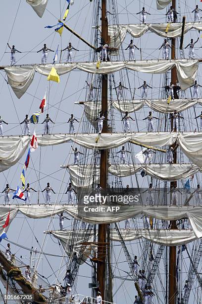 Crew members are seen on board of the Mexican school boat Cuauhtemoc as she arrives to Don Diego port in Santo Domingo on June 6, 2010. The...