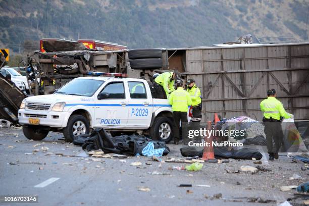 In Cochauco, located at kilometer 8 of the Pifo - Papallacta highway, an international bus from Colombia crashed, causing the death of 24 people of...