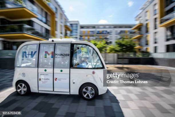 Mainz Bus 34 City Of Mainz Tests Electric Autonomous Bus Stock Photos, High-Res ...