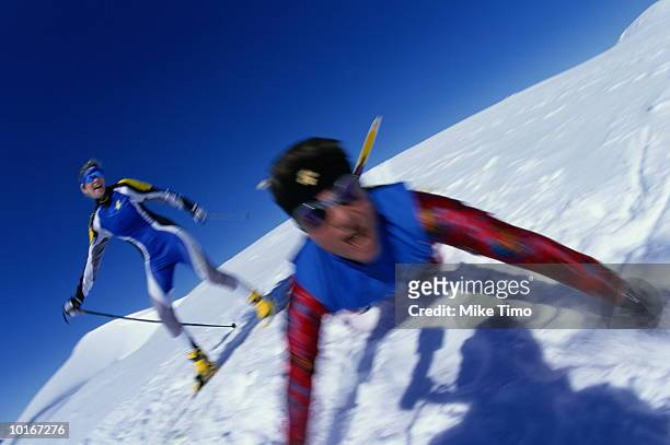 male cross country skier falling - northern european descent stockfoto's en -beelden