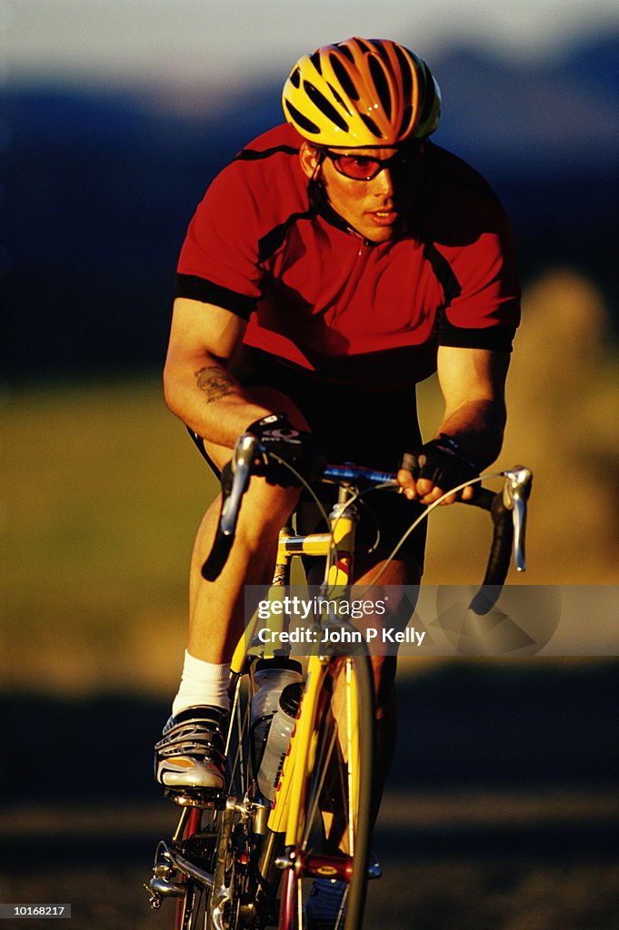 MAN ROAD CYCLING, WESTERN COLORADO