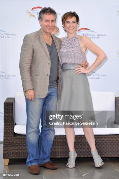 French actors Aurelie Bargeme and Laurent Olmedo pose at a photocall for the French TV series 'R.I.S Police Scientifique' during the 2010 Monte Carlo...
