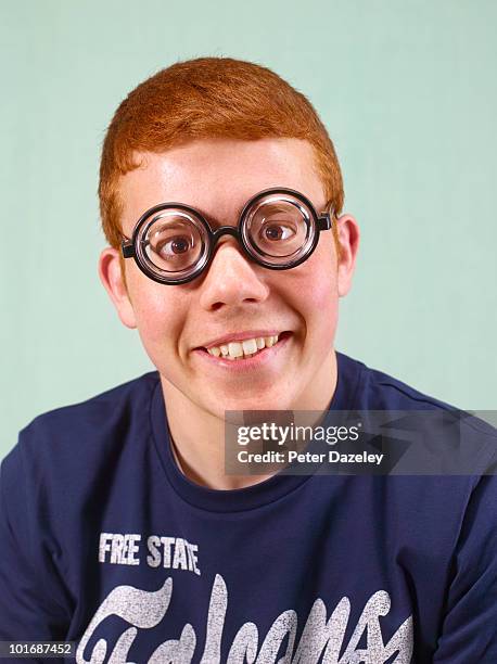 geek in glasses - miope and humor fotografías e imágenes de stock