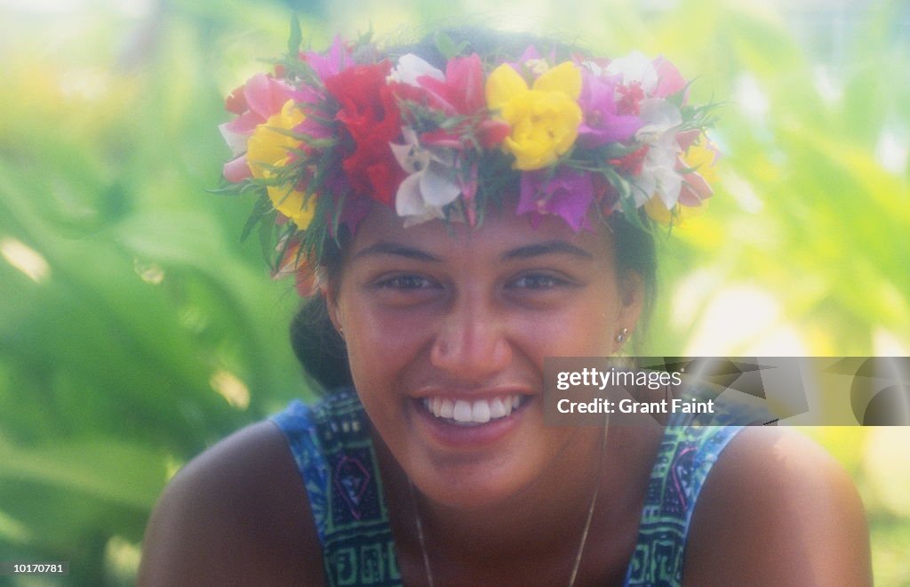POLYNESIAN GIRL, COOK ISLANDS
