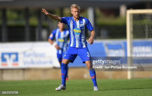 Per Skjelbred of Hertha BSC gestures during the game between Hertha BSC and Hallescher FC at the Amateurstadion on august 15, 2018 in Berlin, Germany.