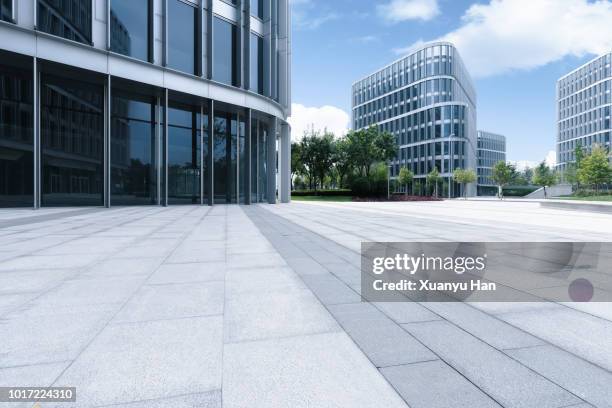 city square - modern office building exterior stock pictures, royalty-free photos & images