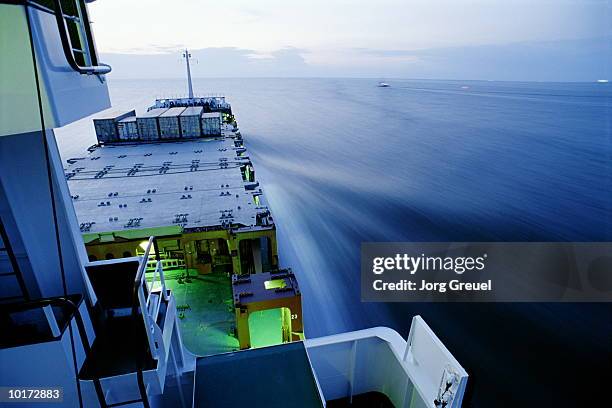 Back Of Ship Photos and Premium High Res Pictures - Getty Images