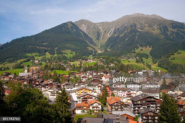 switzerland, grisons, village klosters, elevated view - klosters imagens e fotografias de stock