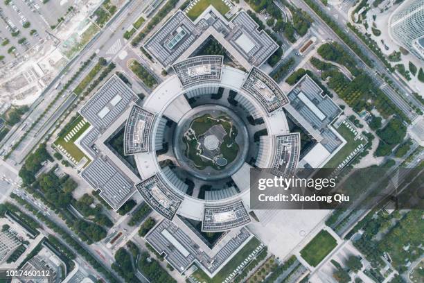 aerial view of hangzhou civic center at dusk - china politics 個照片及圖片檔