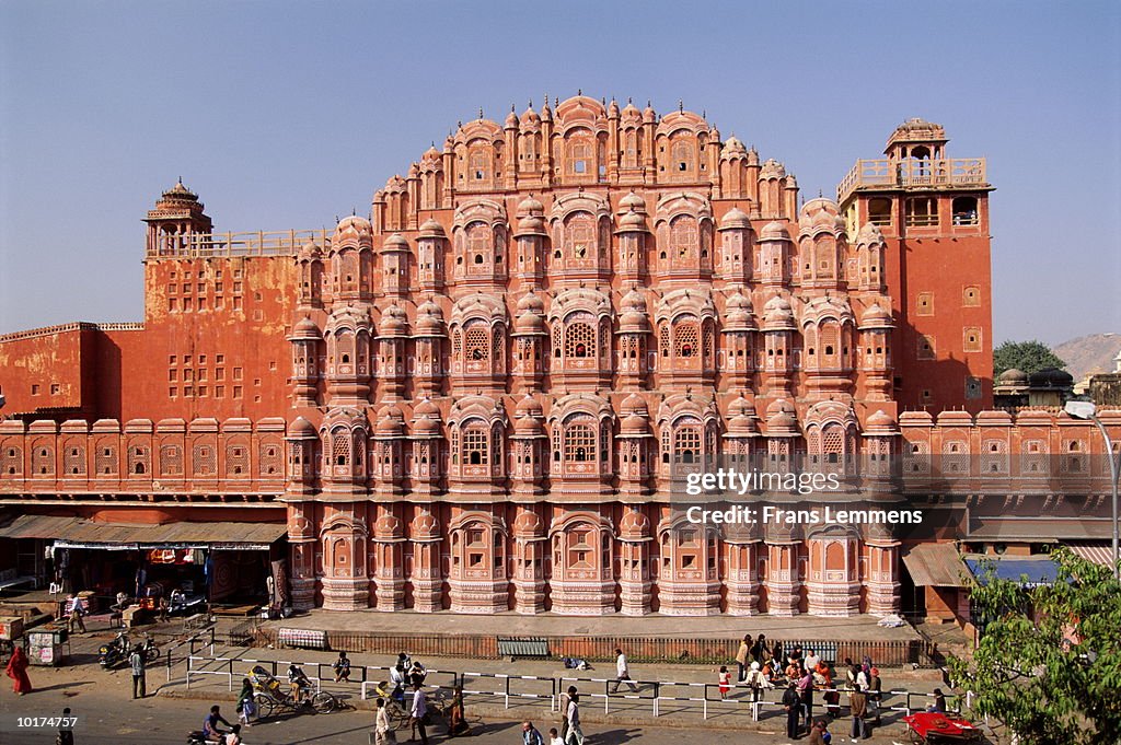 HAWA MAHAL, JAIPUR, RAJASTHAN, INDIA