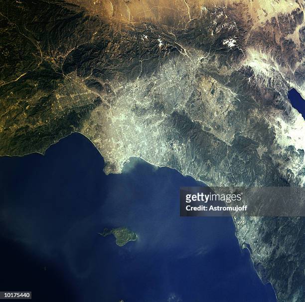 los angeles & san diego smog, usa - pacific ocean from space stock pictures, royalty-free photos & images
