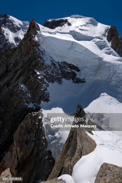 seracs pendant in mont blanc du tacul (4,284 m ) from pointe lachenal summit, chamonix, haute savoie, french alps, france, europe - espace blanc stock pictures, royalty-free photos & images