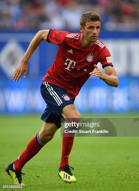 Thomas Mueller of Muenchen in action during the friendly match between Hamburger SV and Bayern Muenchen at Volksparkstadion on August 15, 2018 in...