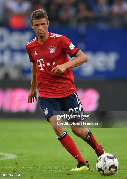 Thomas Mueller of Muenchen in action during the friendly match between Hamburger SV and Bayern Muenchen at Volksparkstadion on August 15, 2018 in...