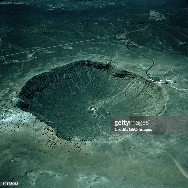 meteor crater, arizona, aerial view - cratera do meteoro arizona imagens e fotografias de stock