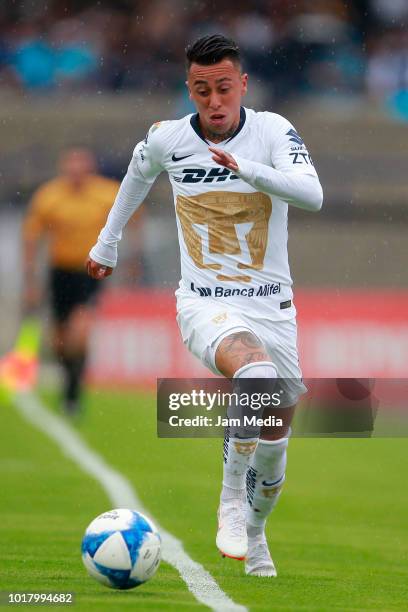 Martin Rodriguez of Pumas drives the ball during the fourth round match between Pumas UNAM and Pachuca as part of the Torneo Apertura 2018 Liga MX at...