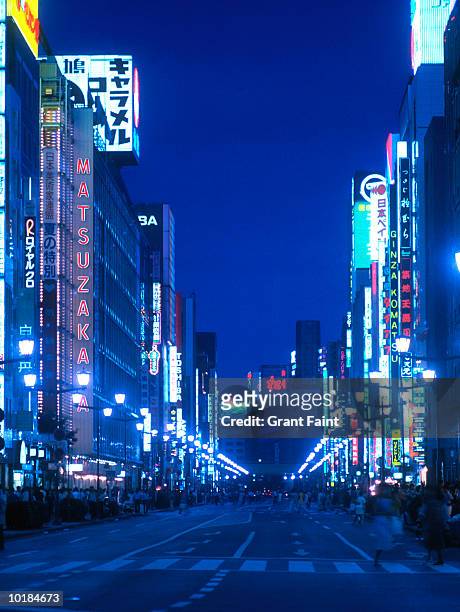 ginza at night, tokyo, japan - distrito de ginza - fotografias e filmes do acervo