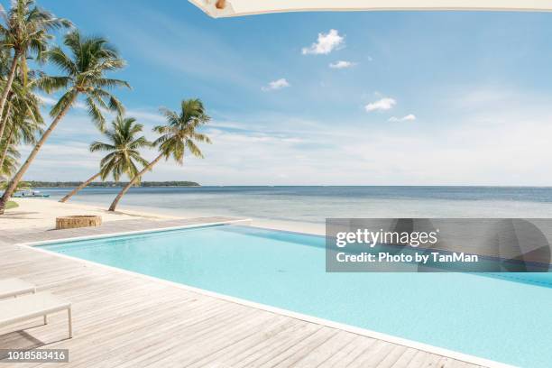 siargao island, philippines - bordo piscina foto e immagini stock