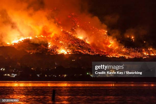 california wildfires: the holy fire at lake elsinore on august 9, 2018 - incendio forestal fotografías e imágenes de stock