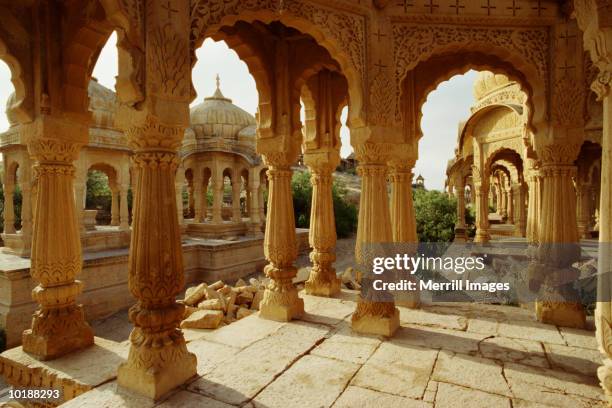 cenotaphs at bada bagh, india - jaisalmer stock-fotos und bilder