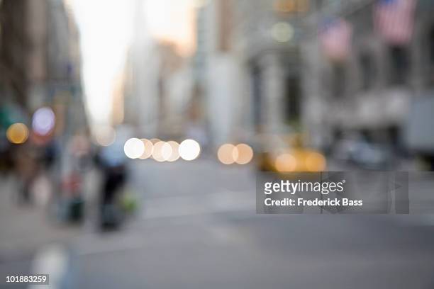 defocused street scene, manhattan, new york city, usa - defocused stock pictures, royalty-free photos & images
