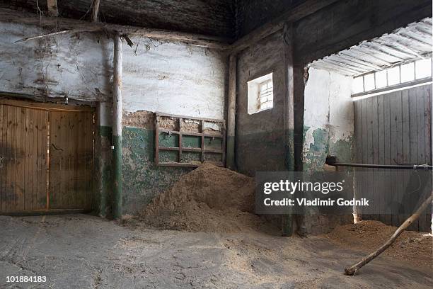 an empty stable - barn stock pictures, royalty-free photos & images