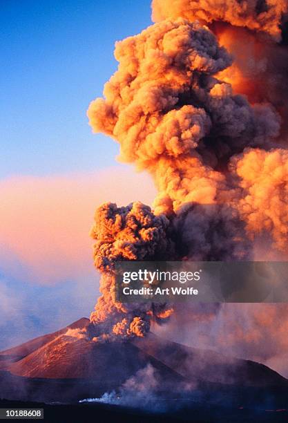 italy, sicily, mount etna, summit vent - eruption stock-fotos und bilder