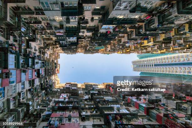 density of public housing in hong kong - kowloon 個照片及圖片檔