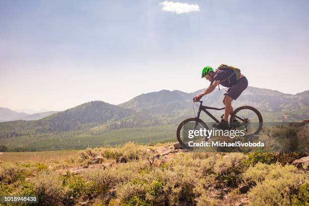 mountain bike ride - utah fotografías e imágenes de stock