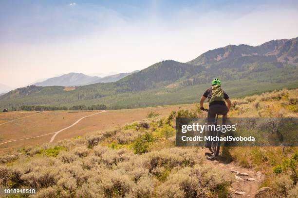 mountain bike ride - park city stockfoto's en -beelden