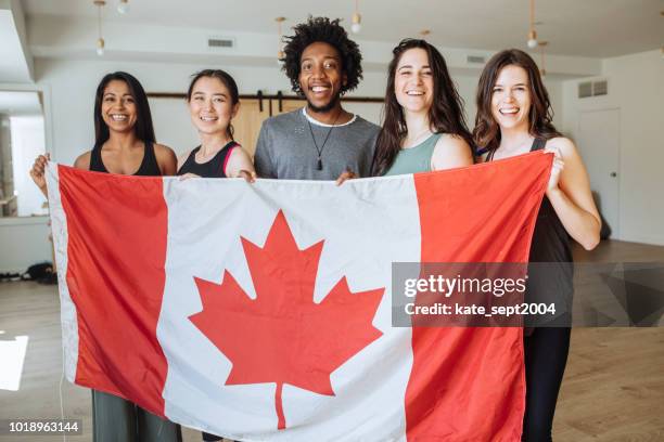 escola de língua inglesa - canada flag - fotografias e filmes do acervo