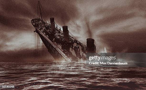 sinking passenger steamliner (digital) - sinking stockfoto's en -beelden