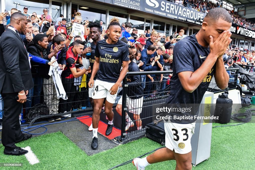 EA Guingamp v Paris Saint Germain - French Ligue 1