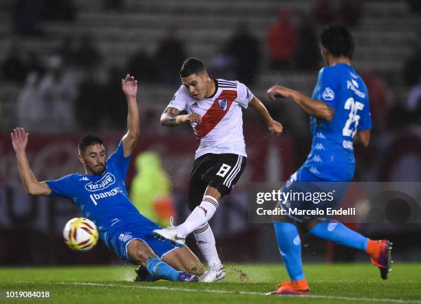 Juan Quintero of River Plate kicks the ball during a match between River Plate and Belgrano as part of Superliga Argentina 2018/19 at Estadio...