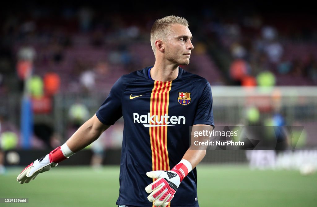 FC Barcelona v Deportivo Alaves - La Liga