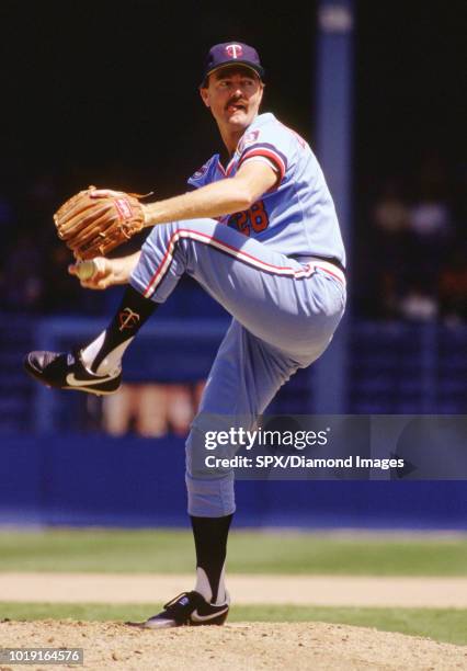 Bert Blyleven of the Minnesota Twins pitching during a game from his 1986 season with the Minnesota Twins. Bert Blyleven played for 22 years with 4...