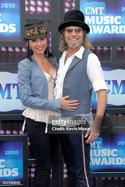 Christiev Alphin and Kenny Alphin of Big and Rich attend the 2010 CMT Music Awards at the Bridgestone Arena on June 9, 2010 in Nashville, Tennessee.