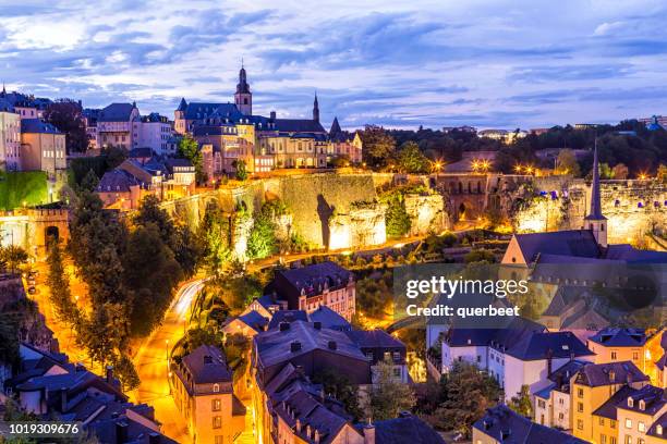 luxembourg kirchberg vid solnedgången - kirchberg luxemburg bildbanksfoton och bilder