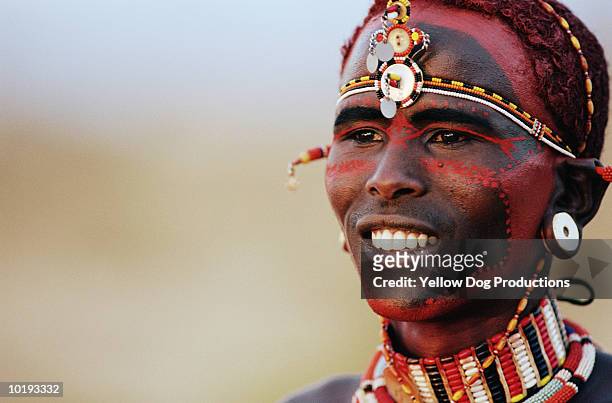 masai warrior wearing face paint - アフリカ 原住民 ストックフォトと画像