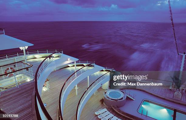 stern of cruise ship, dusk, elevated view - akter bildbanksfoton och bilder